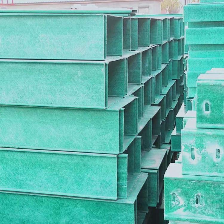 七臺河市槽式梯式防腐玻璃鋼電纜橋架生產(chǎn)廠家批發(fā)價現(xiàn)貨