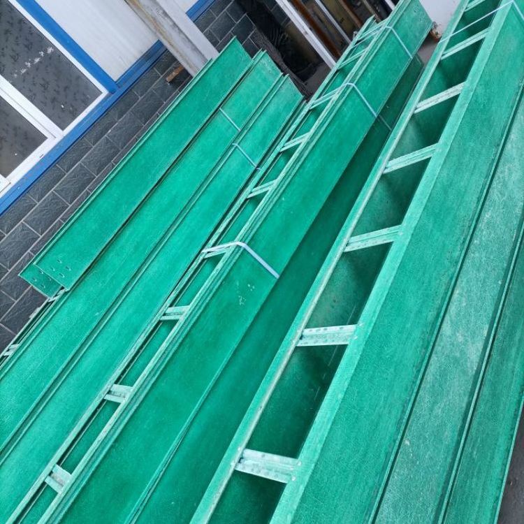 玻璃鋼電纜橋架常見(jiàn)種類(lèi)及特點(diǎn)